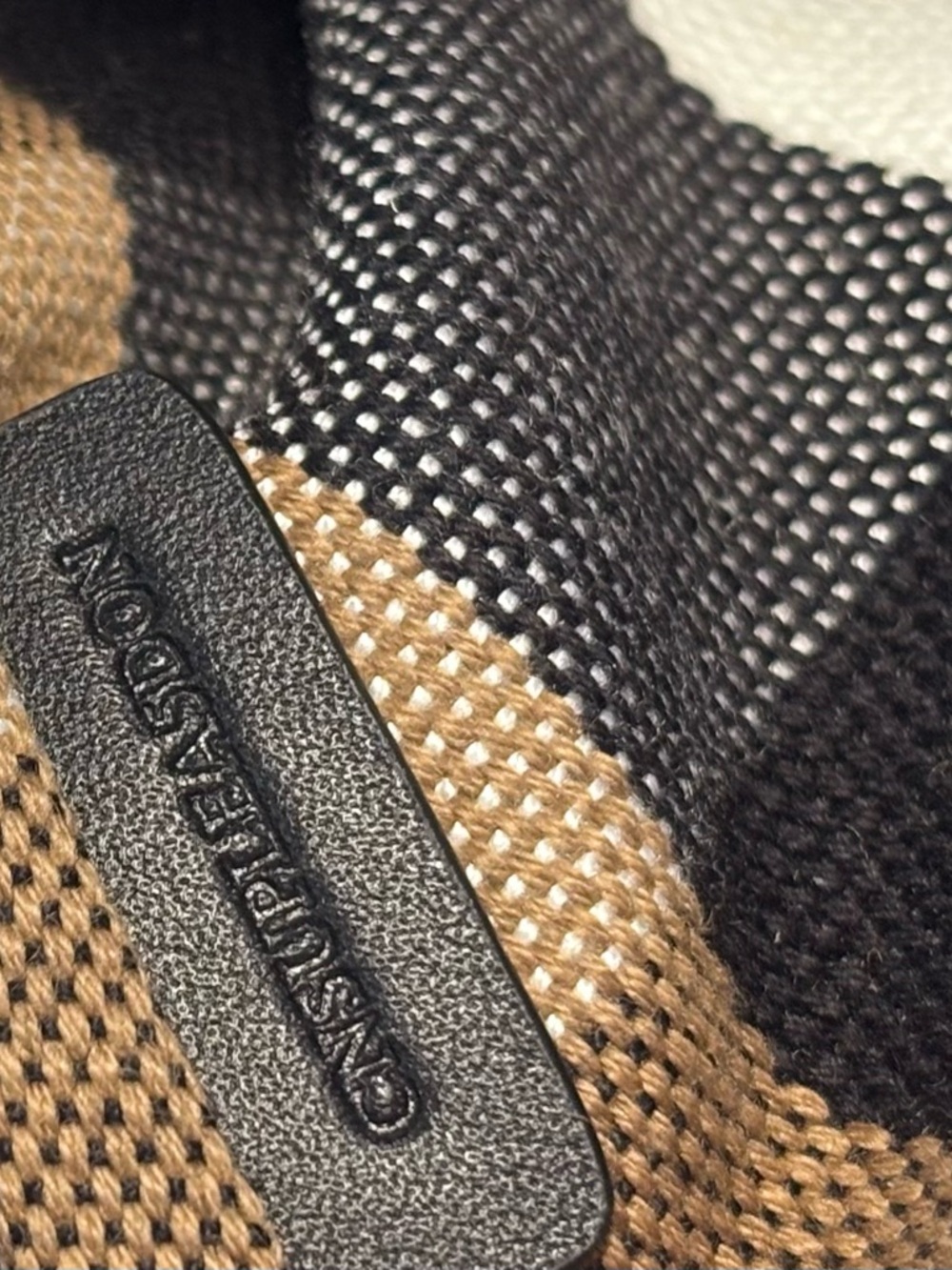 Beautiful Burberry Maidstone Tote Black - Picture 10 of 16